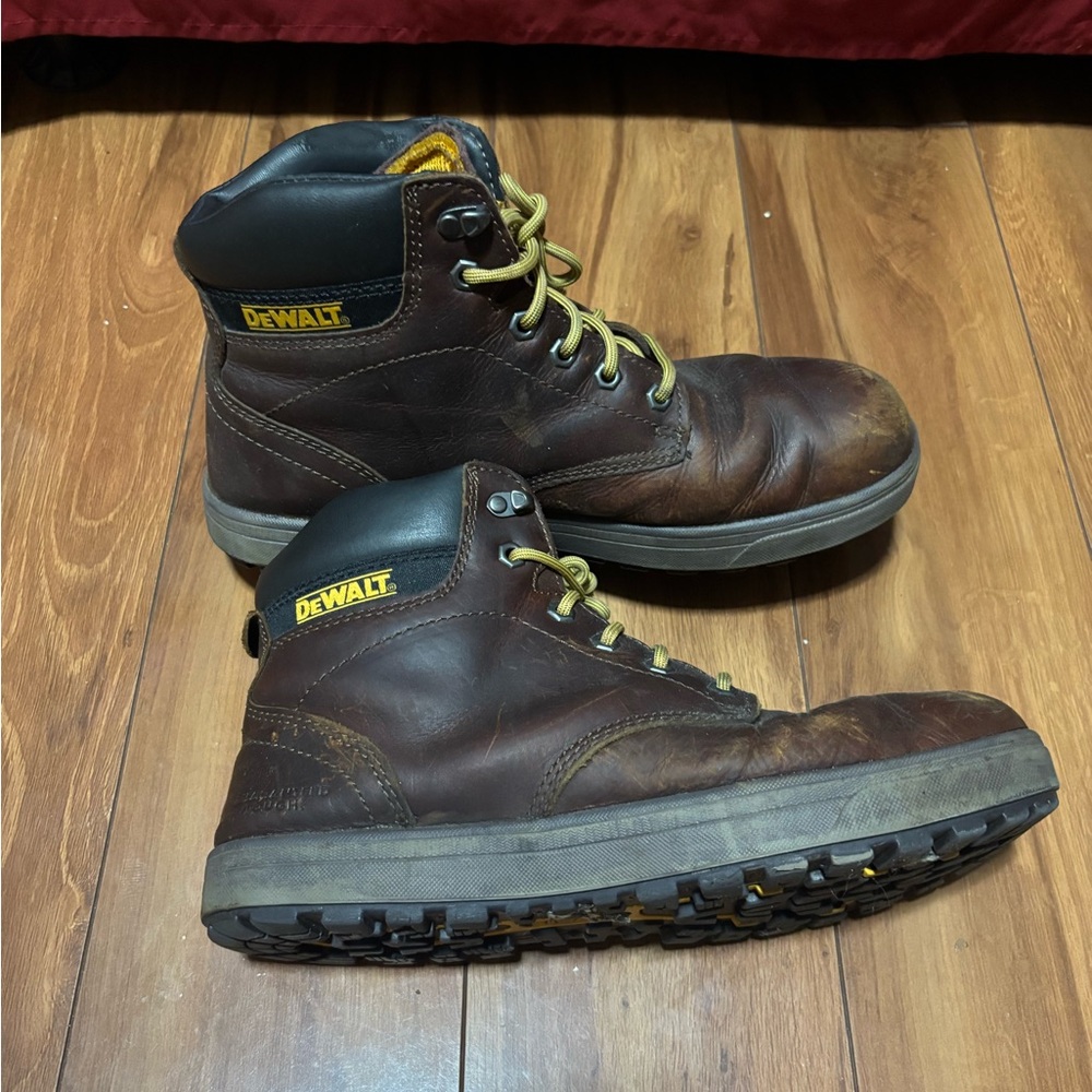 DEWALT steel toe Men's Brown Leather Work Boots - Durable Lace-Up Safety